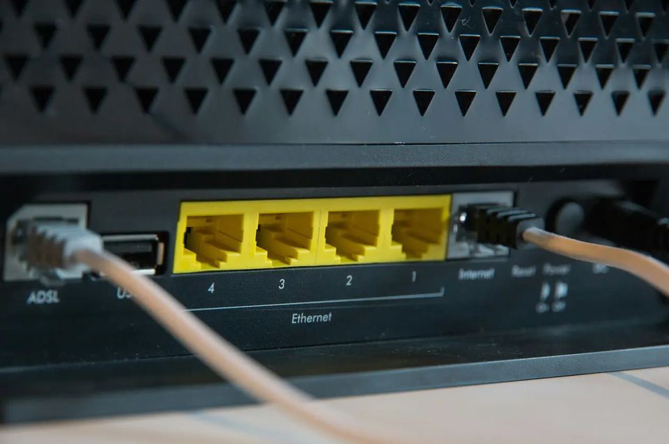DIY vs. Professional Installation: Understanding the Hardware Requirements for Your Digital Signage Project