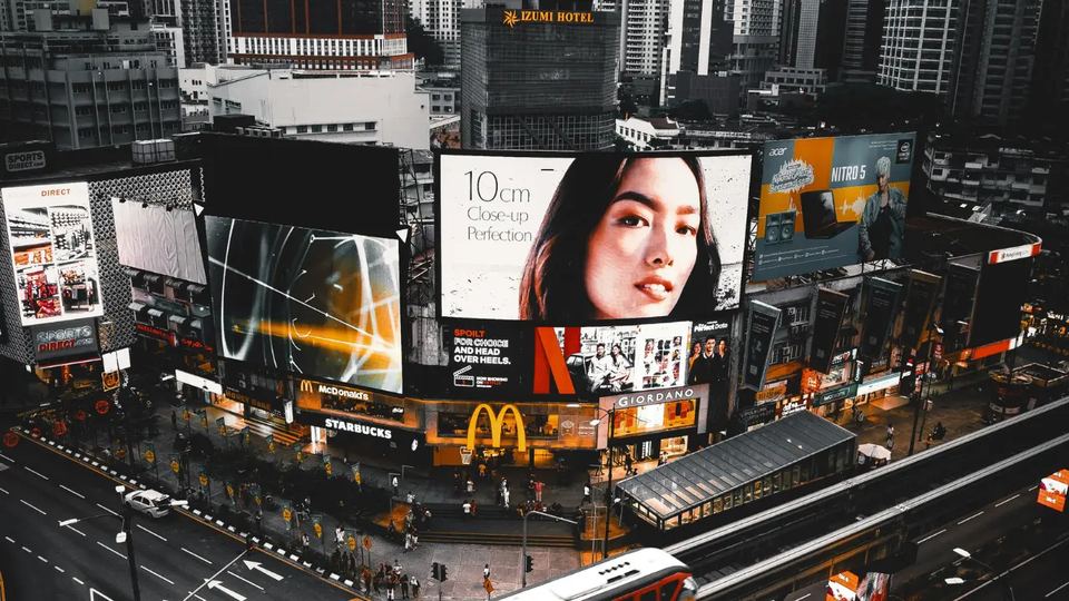 Digital Signage FAQs For Small Businesses: All Your Questions Answered